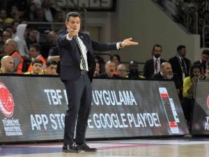 Cumhurbaşkanlığı Kupası’nda Fenerbahçe Başantrenörü İ̇tudis’in Çıldırdığı Anlar