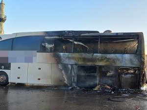 Seyir Halindeki Otobüs Alev Alev Yandı