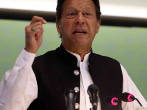Pakistan’da Eski Başbakan Imran Khan’a Tutuklama Emri
