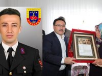 Vali Çiçek Şehit Ailesine ’Şehadet Beratını’ Takdim Etti