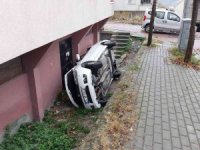 Aracını Park Ederken Apartman Boşluğuna Düştü: 1 Yaralı