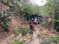 Rize'de heyelan nedeniyle 2 köy yolu ulaşıma kapandı