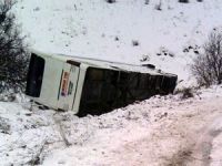 Trabzon Yolcu Otobüsü Devrildi 13 Yaralı
