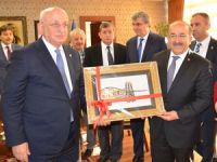TBMM Başkanı Kahraman’dan Başkan Gümrükçüoğlu’na Ziyaret