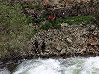 Derede Kaybolan İki Kardeşten Biri Bulundu, Diğeri Aranıyor