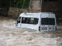 Artvin'de sel ve heyelanda ev ve iş yerlerini su bastı