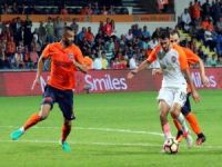 Başakşehir sahasında Shakhtar'a kaybederek turu zora soktu