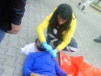 Broşür Kavgasında Kan Aktı: Baba Ve Oğlu Yaralandı