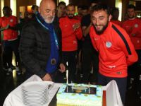 Rizespor'da Orhan Ovacıklı'ya Doğum Günü Partisi Düzenlendi