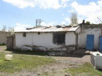 Şehit Ailesinin Evi Yeniden Yapılacak