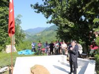Vali Bektaş Şehit Erhan Dural'ın Kabrini Ziyaret Etti