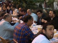 Kaymakam ve Belediye Başkanı 500 Kişi ile Köy Meydanında İftar Açtı