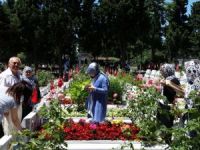 Edirnekapı Şehitliğine Ziyaretçi Akını