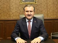 Bakan Bak, Olimpiyat Oyunları’nda İlk Madalyayı Kazanan Esenboğa ve Sevinç'i Tebrik Etti