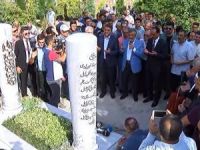 "Tarihçilerin Kutbu" Mezarı Başında Anıldı