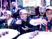 Uluslararası Tulum ve Müzik Festivali'nde En Hızlı Çay İçme Yarışması Düzenlendi
