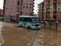 Rize’de Şiddetli Yağış Hayatı Felce Uğrattı !