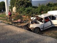 Otomobil Direğe Çarptı: 2 Ölü, 3 Yaralı