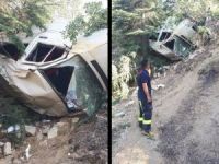 Minibüs Şarampole Yuvarlandı: 1 Ölü, 15 Yaralı