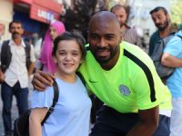 Çaykur Rizesporlu Futbolcular, Vatandaşlarla Bayramlaştı