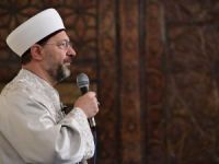 Diyanet İşleri Başkanı Erbaş, Sabah Namazı Kıldırdı