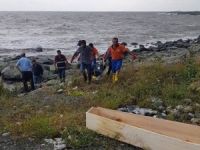 Rize'de Denizde Erkek Cesedi Bulundu