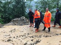 Rize Valisi Bektaş, 1 Kişinin Öldüğü, 1 Kişinin Yaralandığı Evlerin Yıkıldığı Bölgede İncelemede