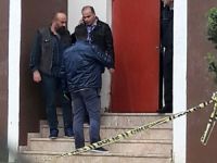 Yangın merdiveninde bıçaklanarak öldürüldü