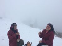 Rize’de Sahilde Şiddetli Yağış, Yaylalarda Kar