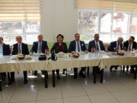 Gümüşhane’de Muhtarlar Yemekte Buluştu