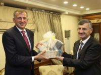 Acara Özerk Cumhuriyeti Başkanı Pataradze, Rize Valisi Bektaş'ı Ziyaret Etti