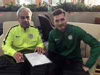 Koray Altınay Çaykur Rizespor'a İmzayı Attı
