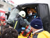 Rize Plakalı Kamyon Zincirleme Kazaya Karıştı 4 Yaralı