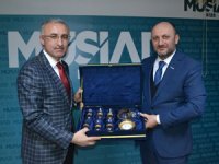 Rize MÜSİAD'da Müstakil Düşüncelerin Konuğu Rektör Karaman Oldu