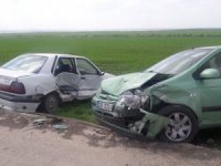 İki Otomobil Çarpıştı: 5’i Öğretmen 7 Yaralı