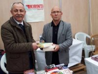 Kitap Fuarında Köy Okulları İçin Kitap Topladı