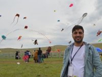 Binlerce Uçurtma Gökyüzünü Şenlendirdi