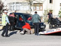 Ehliyetsiz Sürücü Polisten Kaçtı, Kaza Yaptı: 5 Yaralı