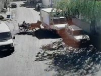 At Arabası Park Halindeki Kamyonete Çarptı