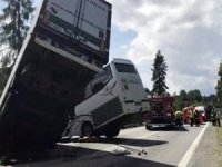 Okul Servisi Kaza Yaptı: 48 Yaralı