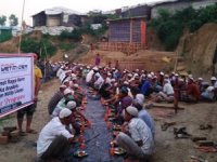 Harçlıklarıyla 400 Arakanlıya İftar Verdiler