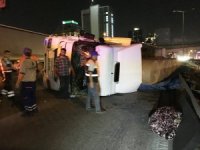 Basın Ekspres Yolu’nda Tır Devrildi: 2 Yaralı