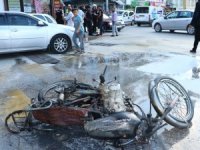 Kaçamayınca Motosikletini Ateşe Verdi