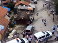 Düğünde Onlarca Kişi Taş Ve Sopalarla Birbirine Girdi