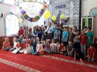 Rize'de Çocukları Camiye Çekmek İçin Camiyi Süsledi