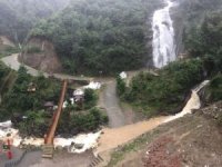 Turistik Şelaleden Aşırı Yağış Sonrası Çamur Aktı