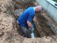 Mezarın Yerini Değiştirmek Yerine, Kayayı Parçalamak İçin Farklı Yöntemler Denedi