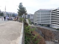 Rize-Trabzon Karayolunda Kaldırım Çöktü