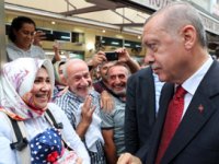 Erdoğan, Osman Karavin Caddesinde Esnaf Ziyaretinde Bulundu