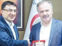 Sürmene belediyesinden hastaneye 1 ton çay bağışı
